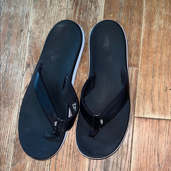 Nike Shoes - NIKE Women’s Black & White Sport Flip-Flops